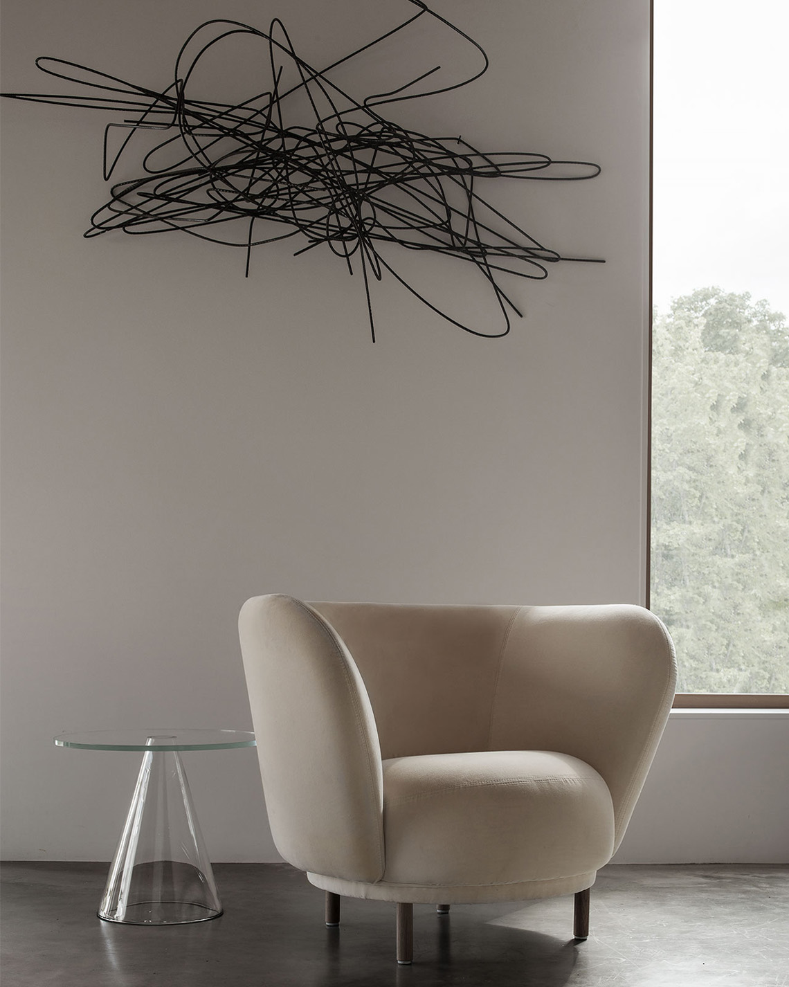 Кресло Massproductions Dandy Armchair