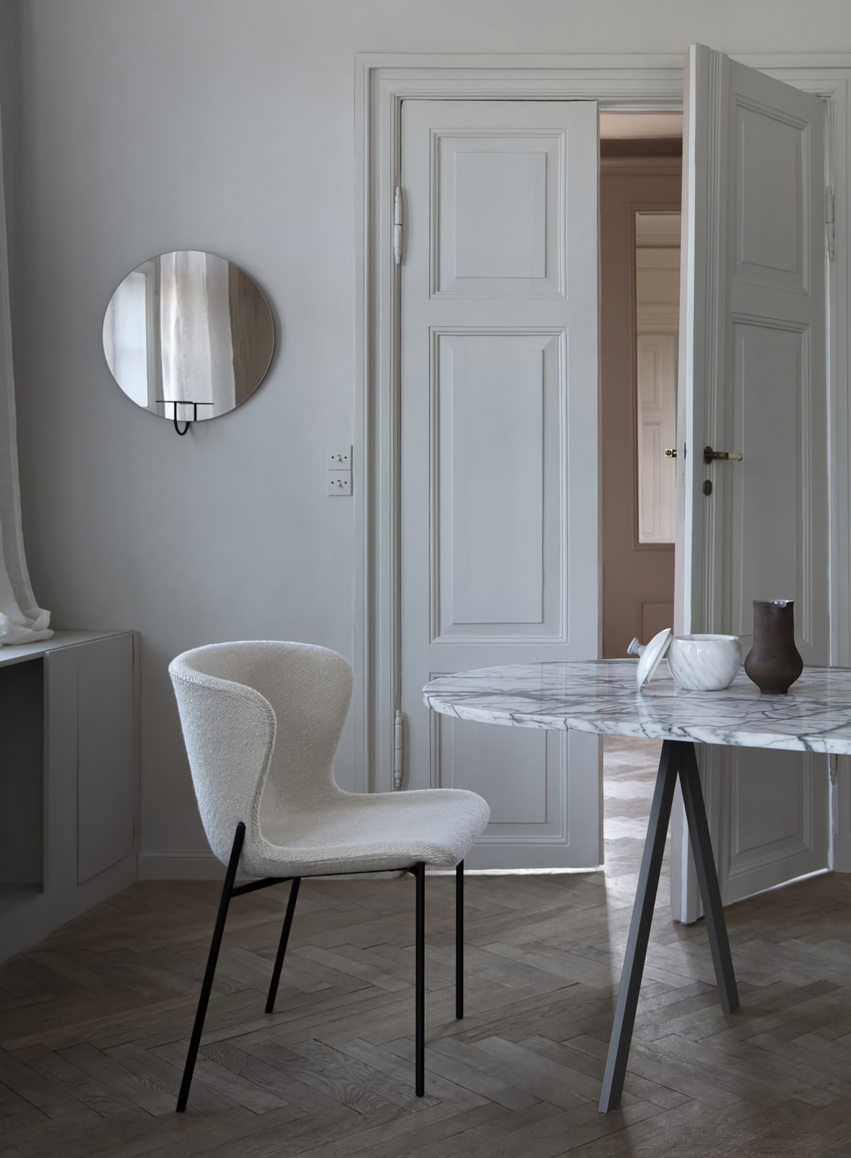 Стол Friends Founders Saw Marble