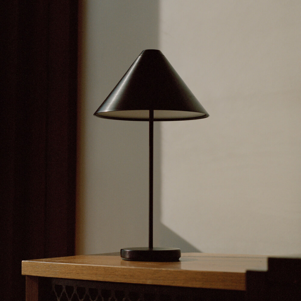 Беспроводная настольная лампа Brolly Portable Table Lamp 