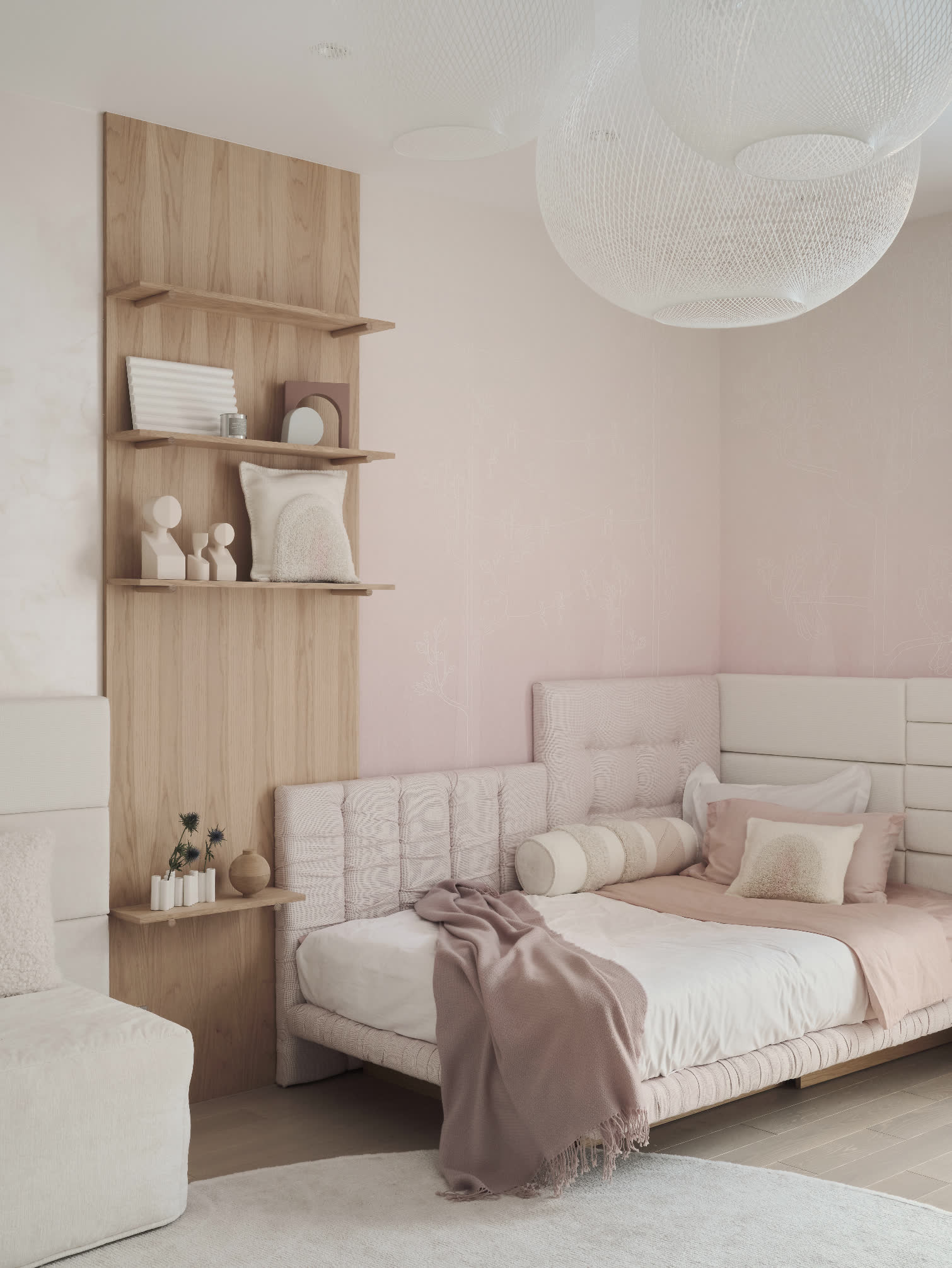 Люстра Moooi Non Random, обои Wall&Deco