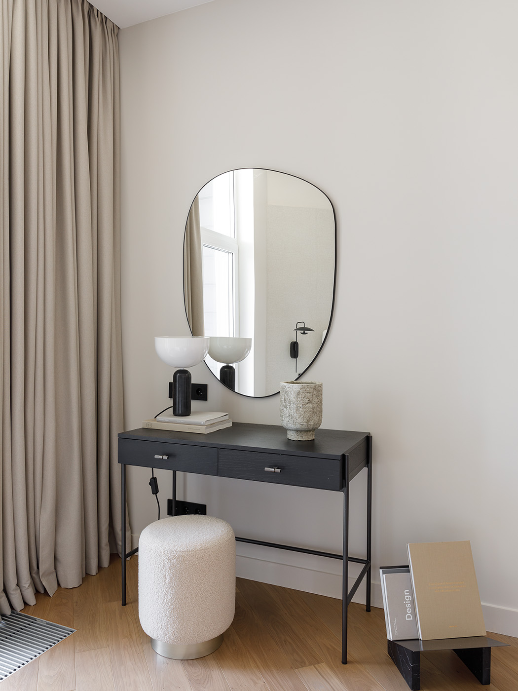 Настольная лампа New Works Kizu Table Lamp, ваза Serax