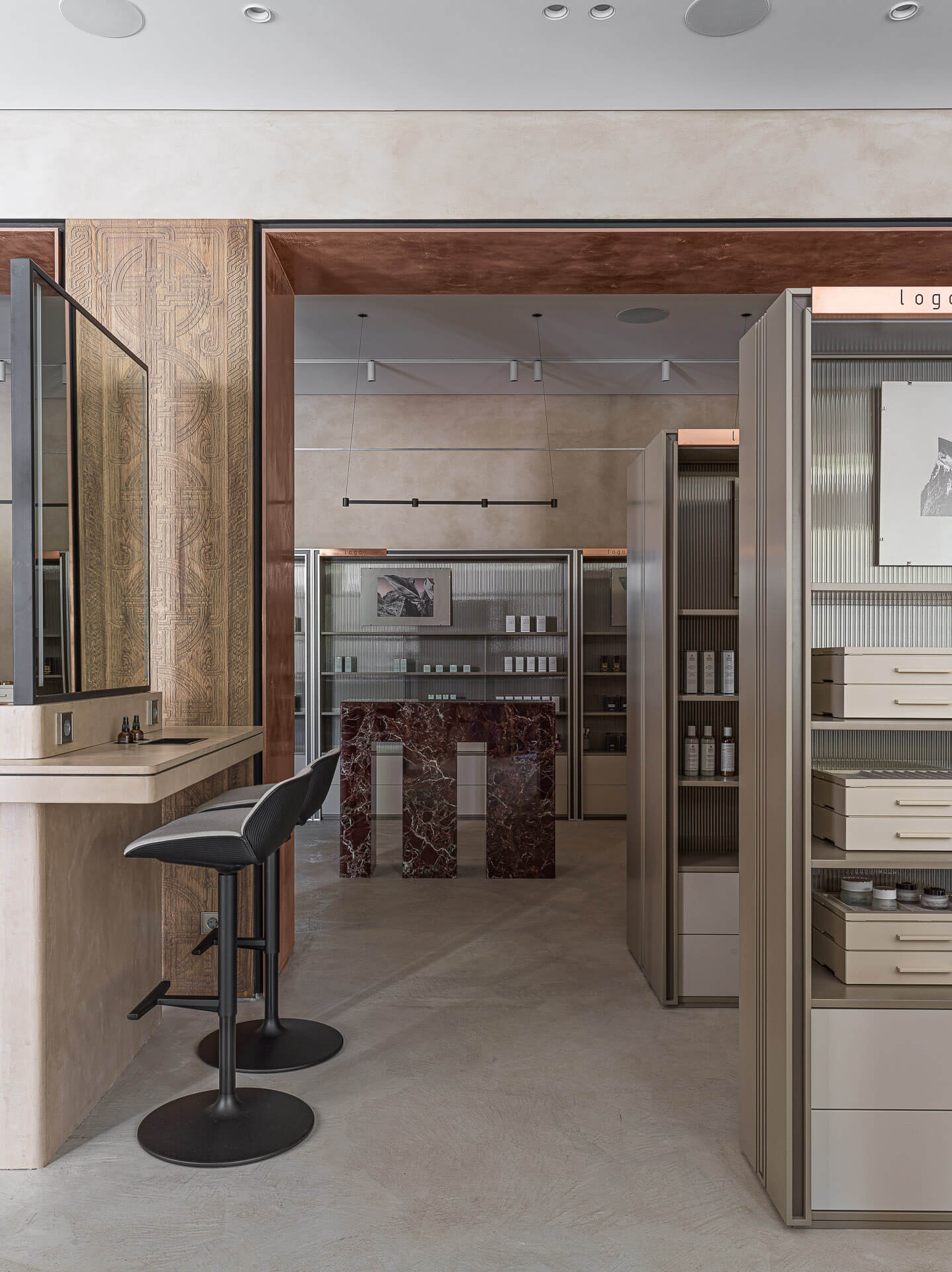 Барные стулья Andreu World Nuez