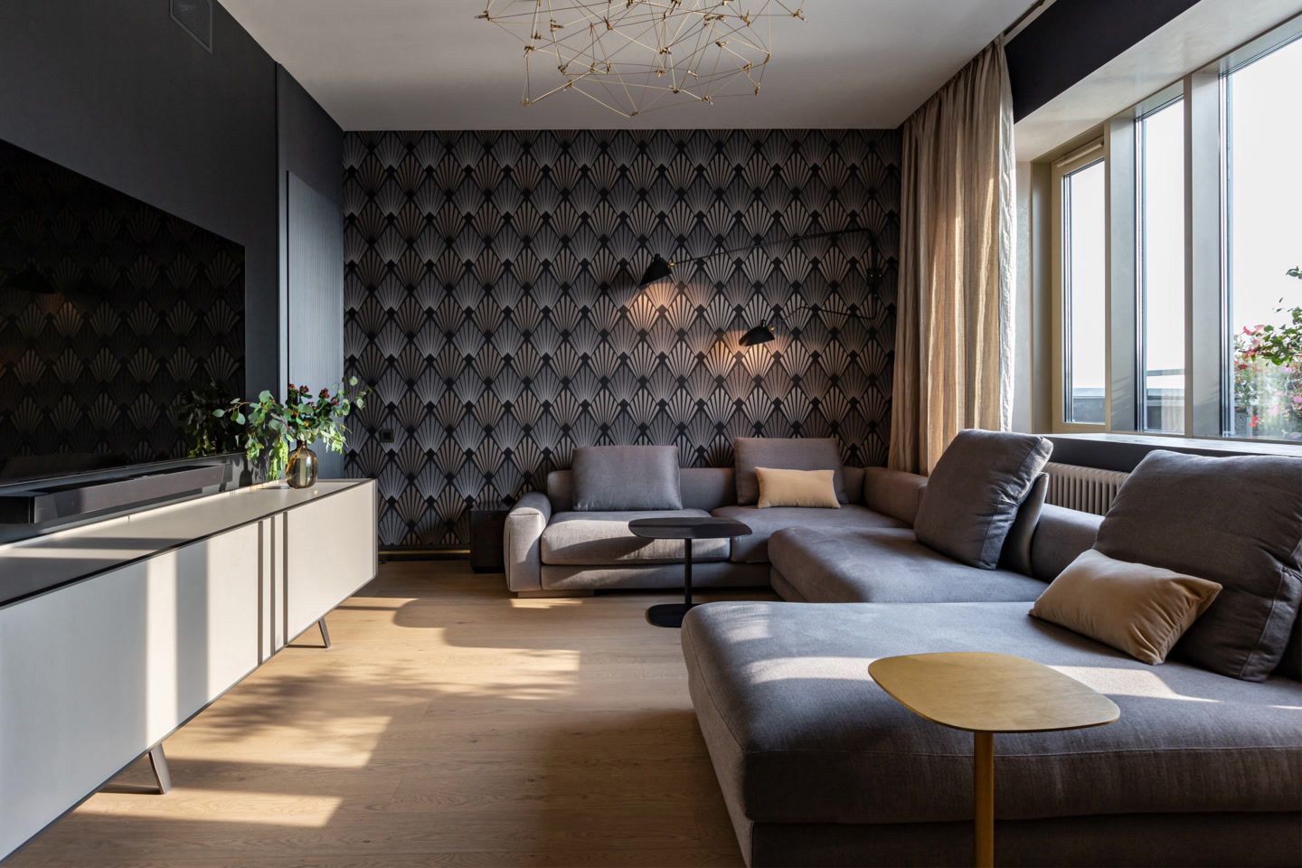 Модульный диван Arketipo Atlas, тумба ТВ MisuraEmme Madison, столики Gallotti&Radice Chanel