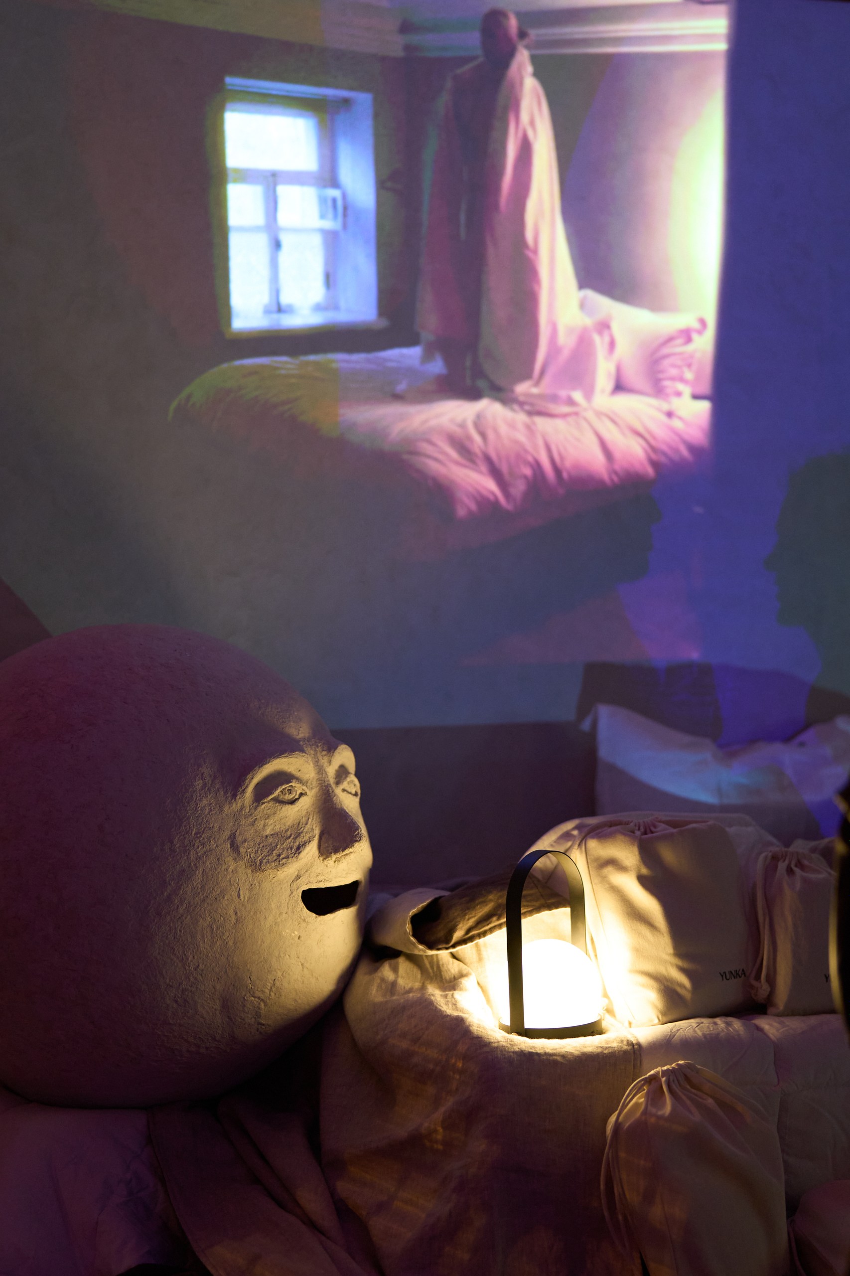 В тот вечер нельзя было не окунуться в атмосферу сна и сказки, в которой можно говорить на языке ароматов и легко перепутать день с ночью.